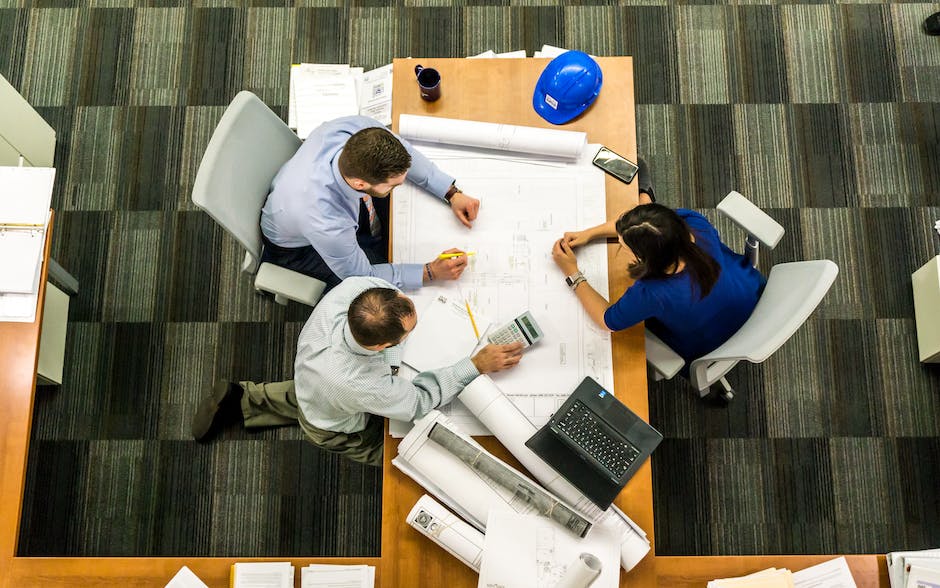 Image illustrating different signs of inefficiency in property management.