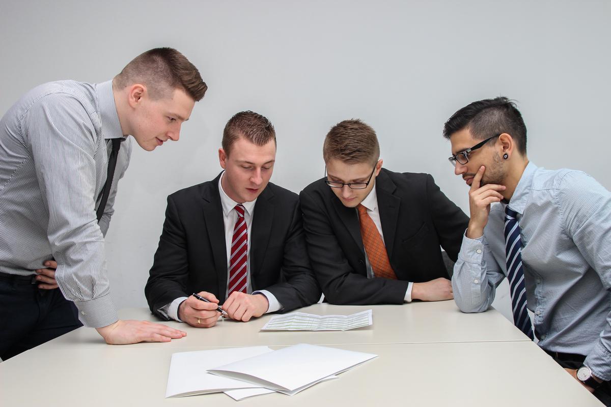 Image depicting a tenant and a landlord discussing lease termination